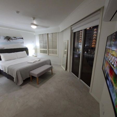 Apr Private Suites Moroccan By The Beach 黄金海岸 外观 照片